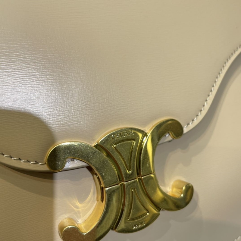 Ce1i*e triomphe bags